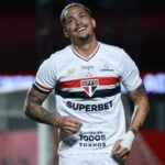 Luciano comemora gol do São Paulo contra o Bahia pelo Brasileirão Léo Barrilari/GazetaPress