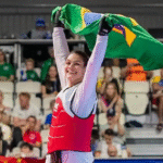 Maria Clara Pacheco é campeã mundial de taekwondo na China — Foto: Reprodução