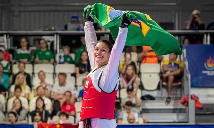 Maria Clara Pacheco é campeã mundial de taekwondo na China — Foto: Reprodução