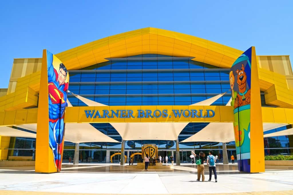 Warner Bros. enfrenta grandes dívidas - Foto: Savvapanf Photo/Shutterstock