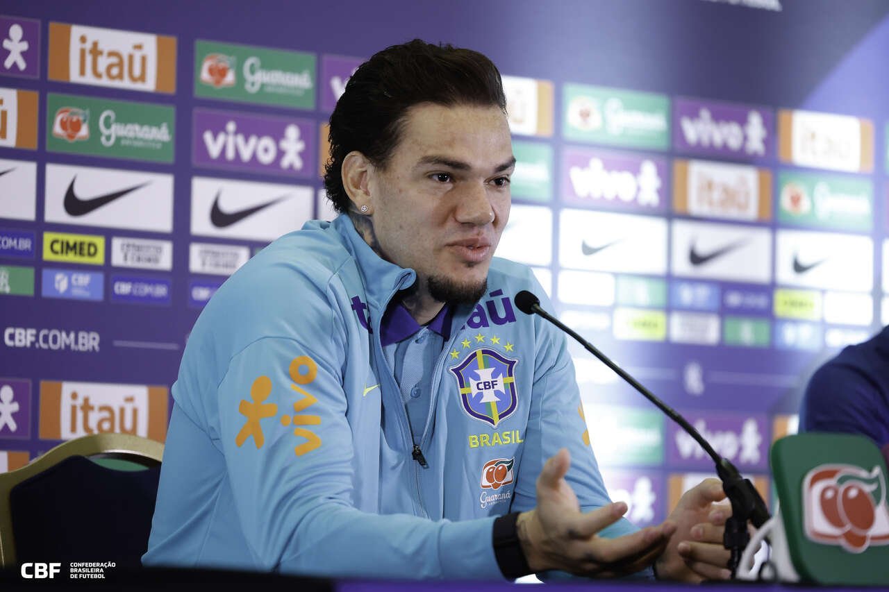 Ederson não vê vaga garantida na Copa e explica saída do City - Foto: Rafael Ribeiro/CBF