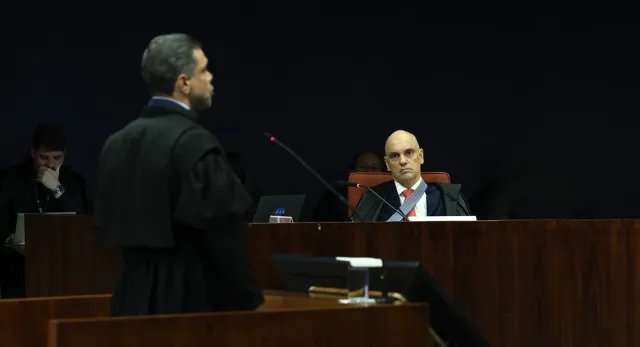 Alexandre de Moraes (STF) ironizou pedidos de advogados para que ele fosse removido do caso que julgará tentativa de golpe e cujos planos incluíam seu sequestro e morte - Foto: Rosinei Coutinho/STF