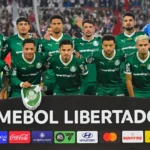 Jogadores do Palmeiras antes de jogo de ida da semifinal da Libertadores, contra a LDU, em Quito (Foto: Rodrigo Buendia / AFP)