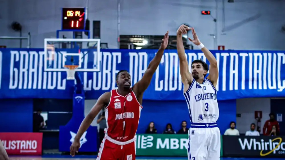 Cruzeiro Basquete e Paulistano se enfrentaram nesta quinta-feira (20), em Belo Horizonte - Foto: Arthur Lobo/Cruzeiro
