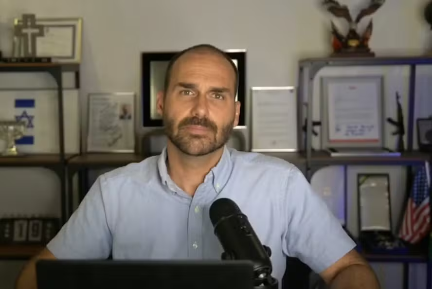 Eduardo Bolsonaro em live transmitida nos Estados Unidos, em julho