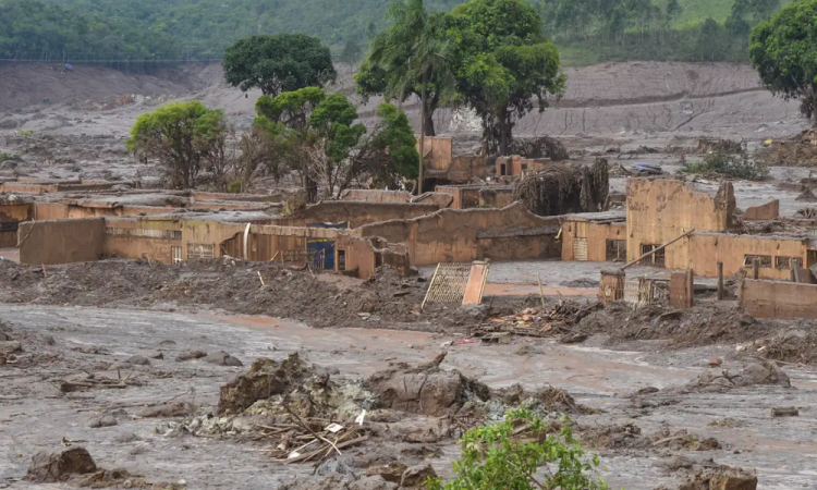 Outras comunidades afetadas foram Paracatu de Baixo, Paracatu de Cima, Pedras, Águas Claras e Campinas - Foto: Antonio Cruz/ Agência Brasil