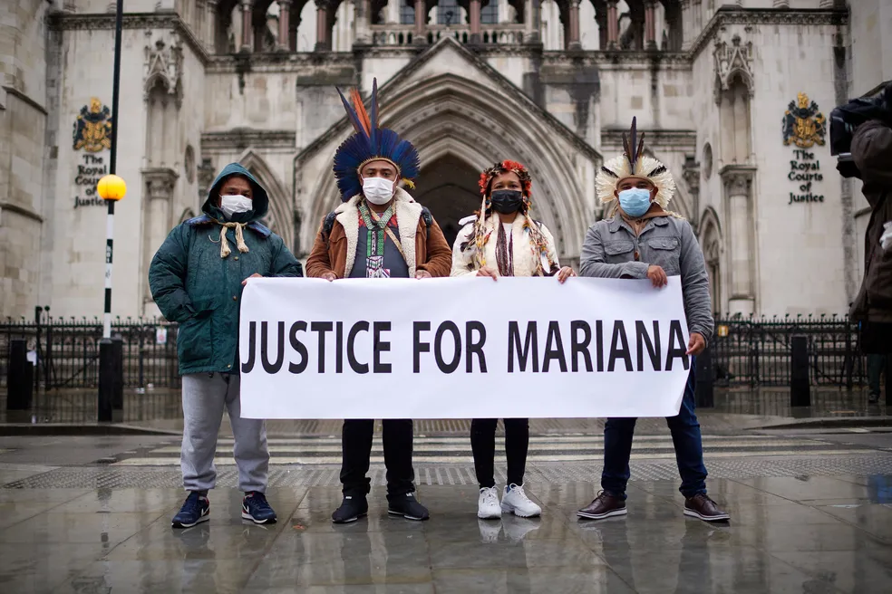 Representantes da comunidade indígena dos Krekak, atingidos pela tragédia da Samarco em Mariana - Foto: Divulgação/Matthew Pover