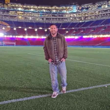 Lionel Messi em visita ao novo Camp Nou - Foto: Instagram/Lionel Messi