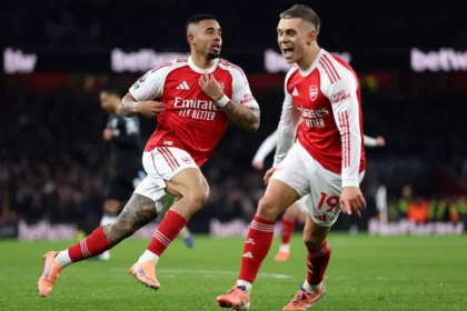 Gabriel Jesus precisou de literais 55 segundos para marcar pelo Arsenal – Foto: Justin Setterfield/Getty Images / Jogada10