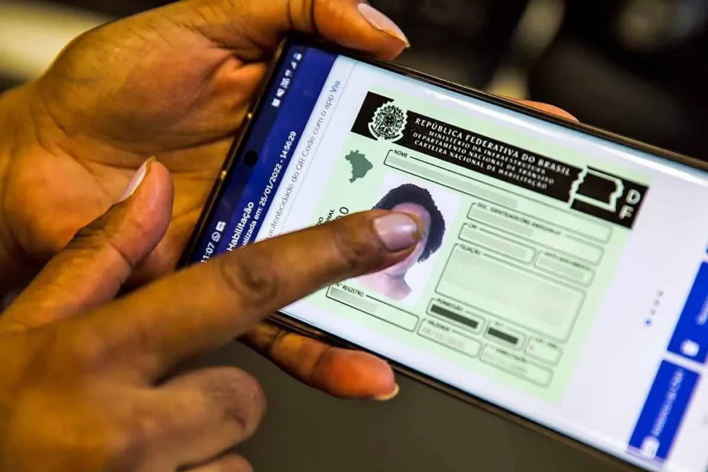 Custo da carteira de habilitação será reduzido em até 80%, diz governo - Foto: Marcello Casal Jr/Agência Brasil