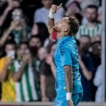 Neymar comemorando um de seus três gols - Fonte: Leo Piva / Santos FC