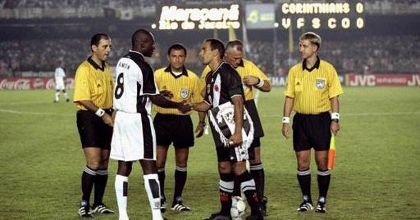 Rincon e Edmundo antes da final do mundial de 2000.