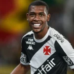 Joia do Vasco tem contrato estendido até 2028 (Foto: Thiago Ribeiro/AGIF)
