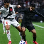 Vasco e Corinthians se enfrentam neste domingo pela final da Copa do Brasil (Foto: Fabio Giannelli/AGIF)