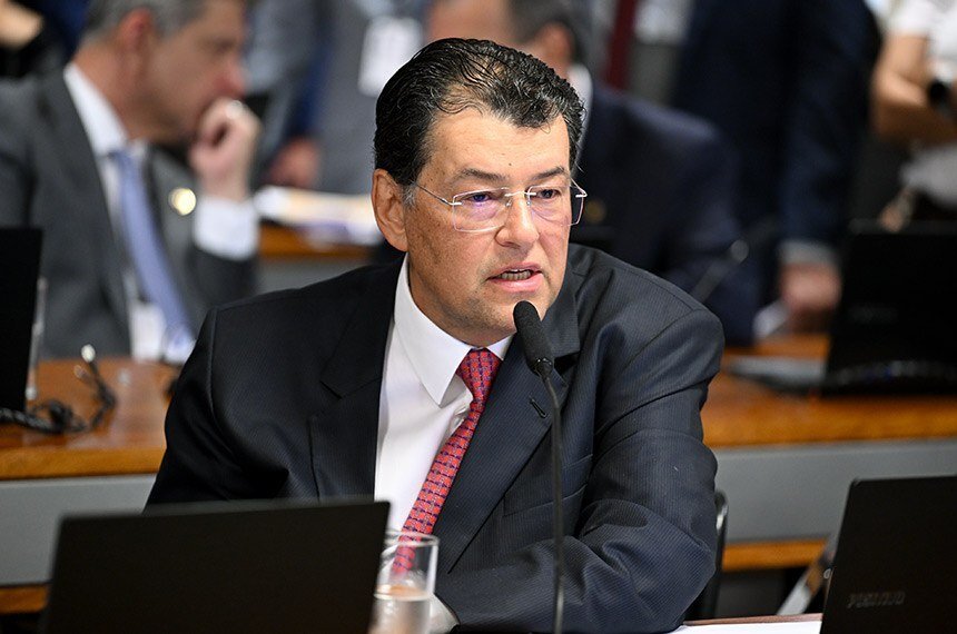 O relator, Eduardo Braga, defendeu aprovação do projeto, que segue para a Câmara - Foto: Edilson Rodrigues/Agência Senado