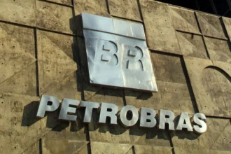 Foto/Divulgação: Fachada da Sede da Petrobras no Rio de Janeiro.