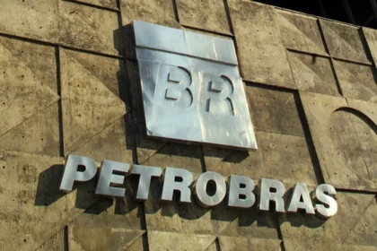 Foto/Divulgação: Fachada da Sede da Petrobras no Rio de Janeiro.
