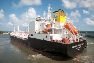 Navio Barbosa Lima Sobrinho, operado pela Transpetro e destinado ao transporte de gás liquefeito de petróleo (GLP), prioritariamente na navegação de cabotagem