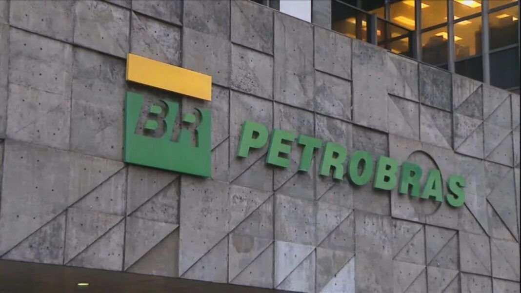 A Petrobras anunciou uma redução de 5,2% no preço da gasolina vendida às distribuidoras em todo o território nacional - Foto: Divulgação/Petrobras
