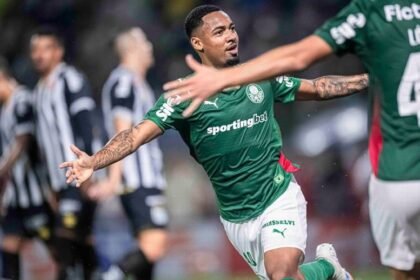 Allan comemora o gol do Palmeiras sobre o Santos Anderson Lira/Código19/Gazeta Press