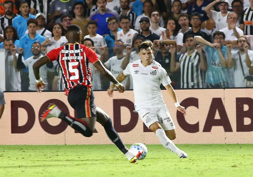 Santos e São Paulo empatam na Vila Belmiro pela 2ª rodada do Brasileirão (Foto: Mauricio De Souza/AGIF/GazetaPress)