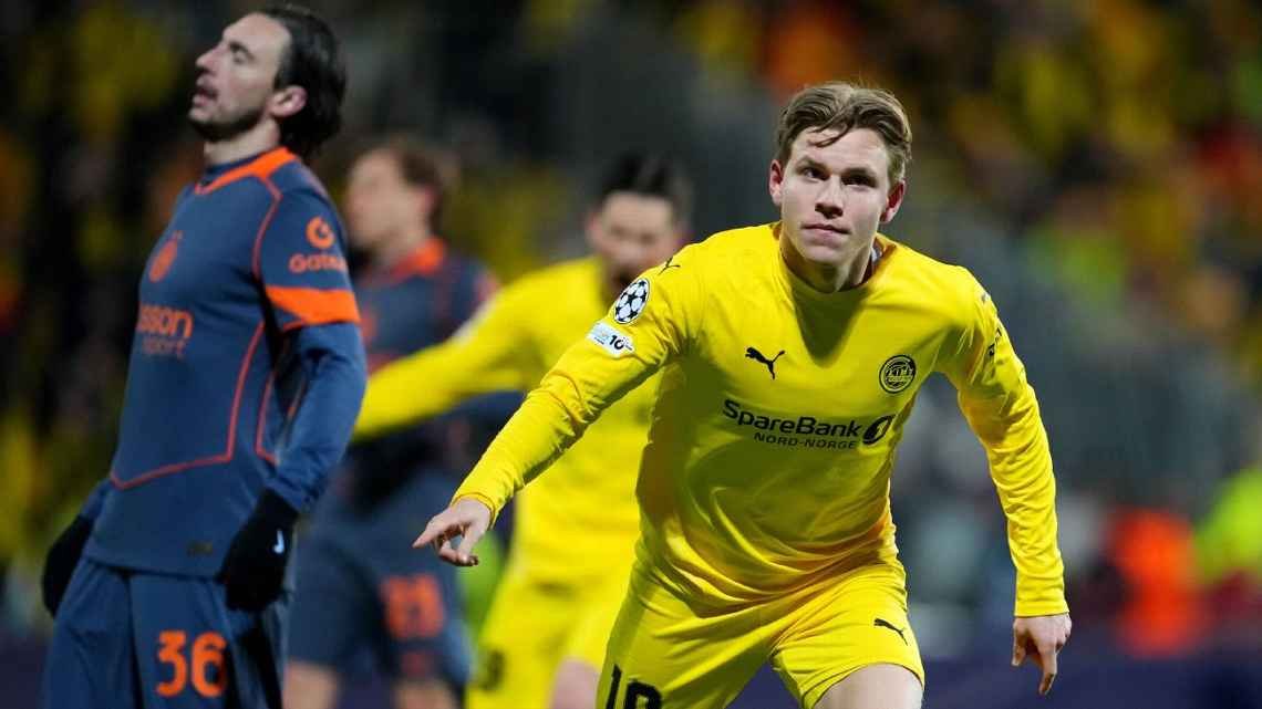 Petter Haud comemora seu gol marcado pelo Bodo/Glimt contra a Inter de Milão, na ida dos playoffs de oitavas de final da Champions League 2025/26