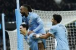 Reijnders, Semenyo e Marmoush celebram gol do City (Foto: Imago)