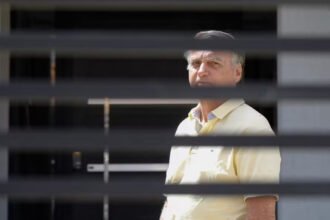 Ex-presidente Jair Bolsonaro em prisão domiciliar, em Brasília - Foto: Sergio Lima/AFP