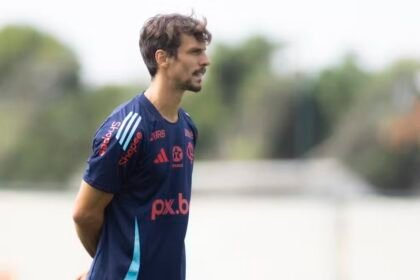 Rodrigo Caio durante treino do Flamengo - Foto: Adriano Fontes/Flamengo