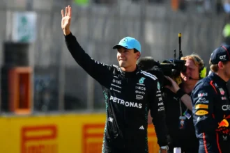 George Russell criticou corrida com poucas movimentações há poucas semanas, no GP dos EUA - Foto: Reprodução/X/Formula 1