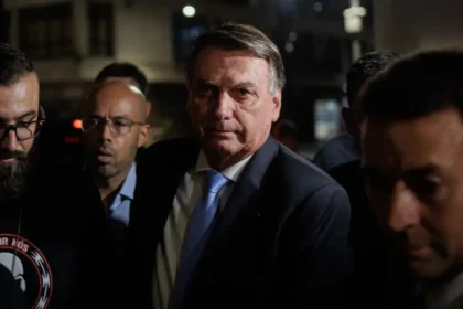 Ministro afirma que pedidos se tornaram "prejudicados" após a prisão preventiva determinada deste sábado (22) - Foto: Isaac Fontana/EFE