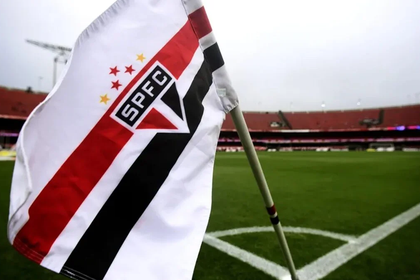 Bandeira de escanteio no estádio do Morumbi | Reproduçõa/São Paulo/Marcos Ribolli