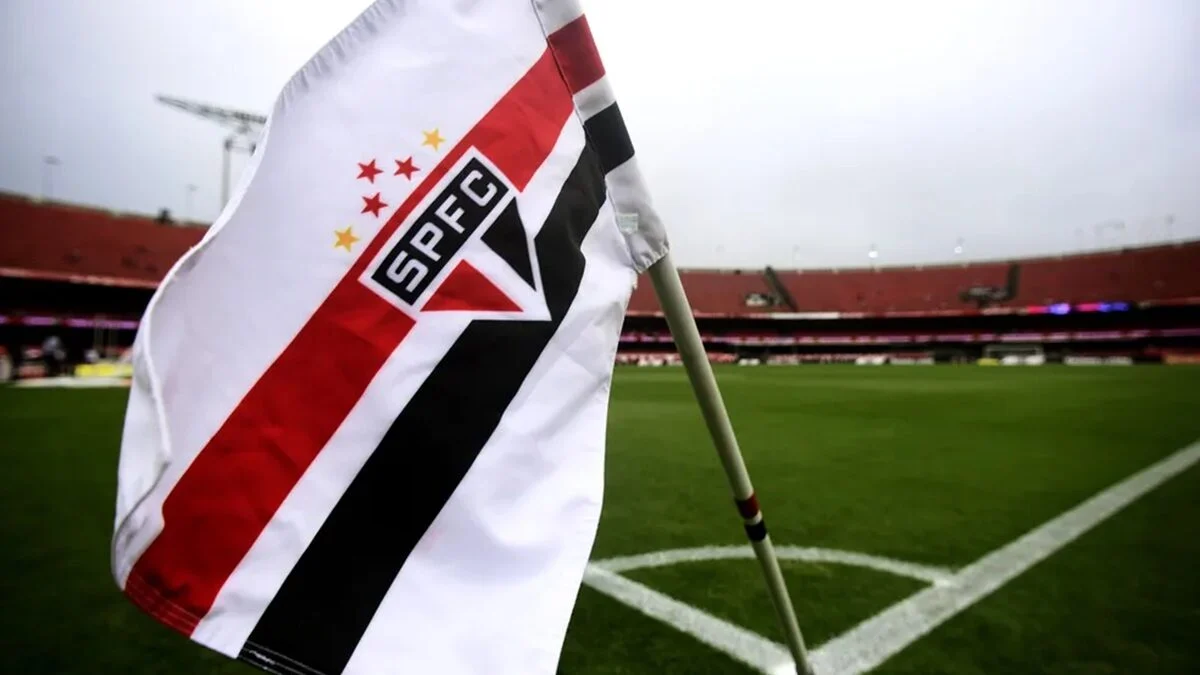Bandeira de escanteio no estádio do Morumbi | Reproduçõa/São Paulo/Marcos Ribolli