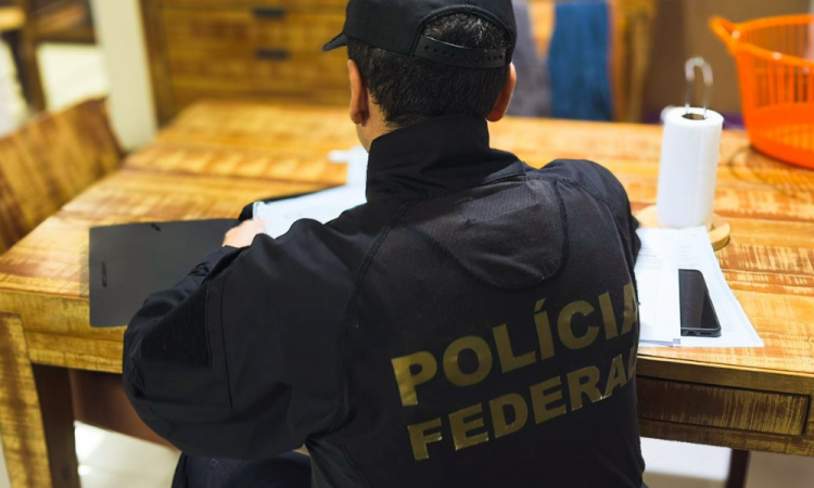A operação também tem como objetivo romper a estrutura de proteção institucional criada pelo grupo e responsabilizar criminalmente os envolvidos - Foto: Divulgação/Polícia Federal