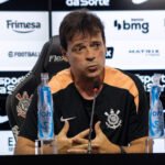 O técnico Fernando Diniz, novo comandante do Corinthians é apresentado em coletiva de imprensa realizada na tarde dessa terça-feira (07) no CT Joaquim Grava - Foto: Fernando Blade/Portal Ponto360
