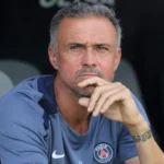 Luis Henrique acompanhando a equipe do PSG - Foto: by Alex Grimm/Getty Images