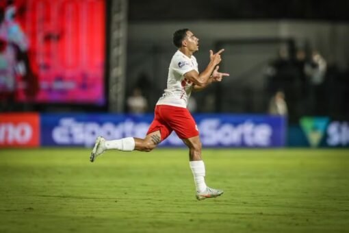 Gabriel comemora gol do Bragantino contra o Flamengo — Foto: Ari Ferreira/Red Bull Bragantino