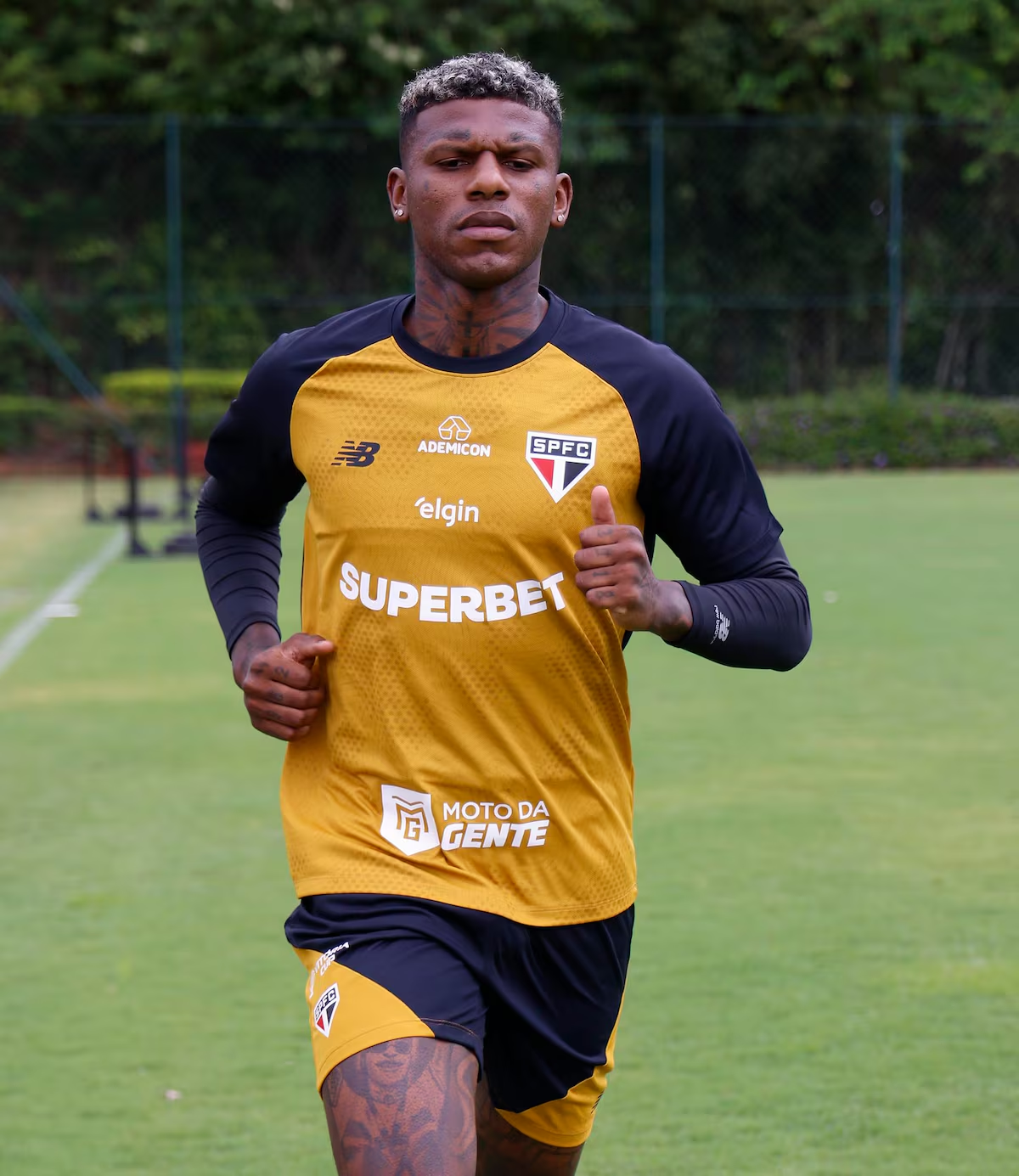 Arboleda em treinamento pelo São Paulo - Foto: Rubens Chiri/São Paulo FC
