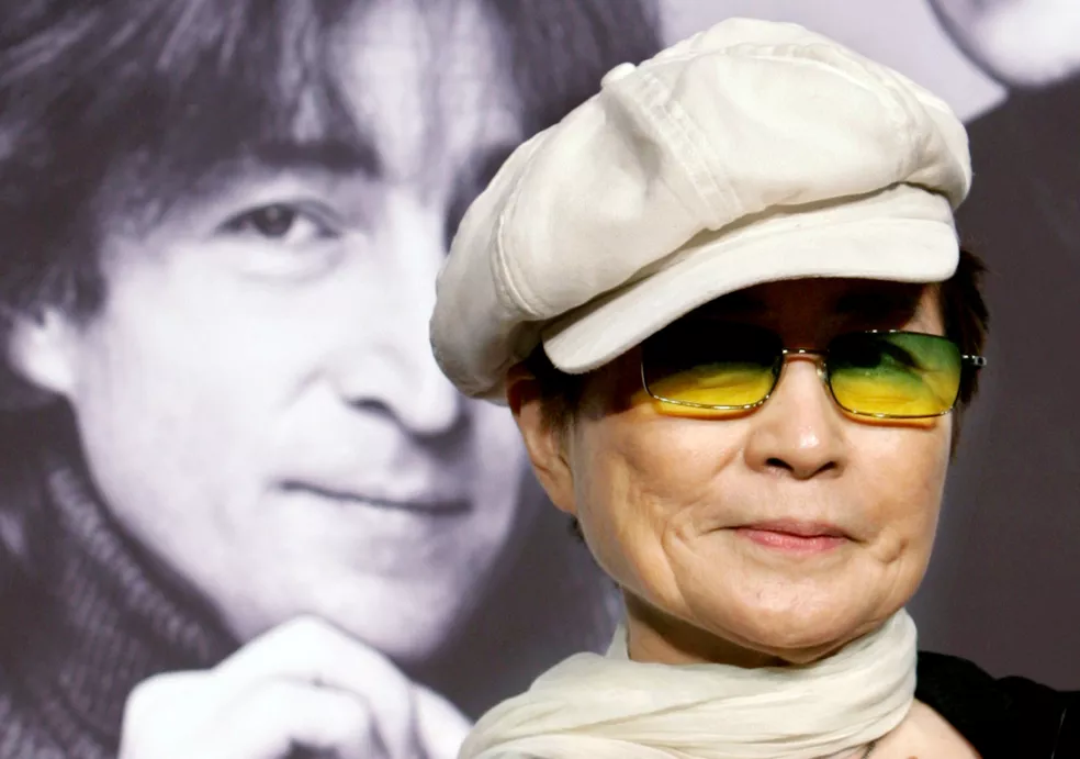 Yoko Ono, que competia com L7nnon, em entrevista. Tóquio, em outubro de 2005 — Foto: Toru Hanai/Reuters