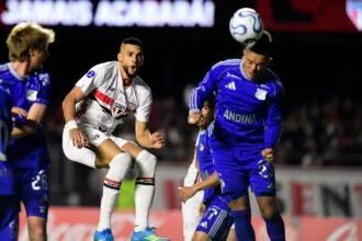 Dória foi titular da equipe no empate com o Millonarios — Foto: Marcos Ribolli