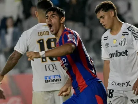 Mathias De Ritis festeja o gol do San Lorenzo contra o Santos Imagem: NELSON ALMEIDA/AFP