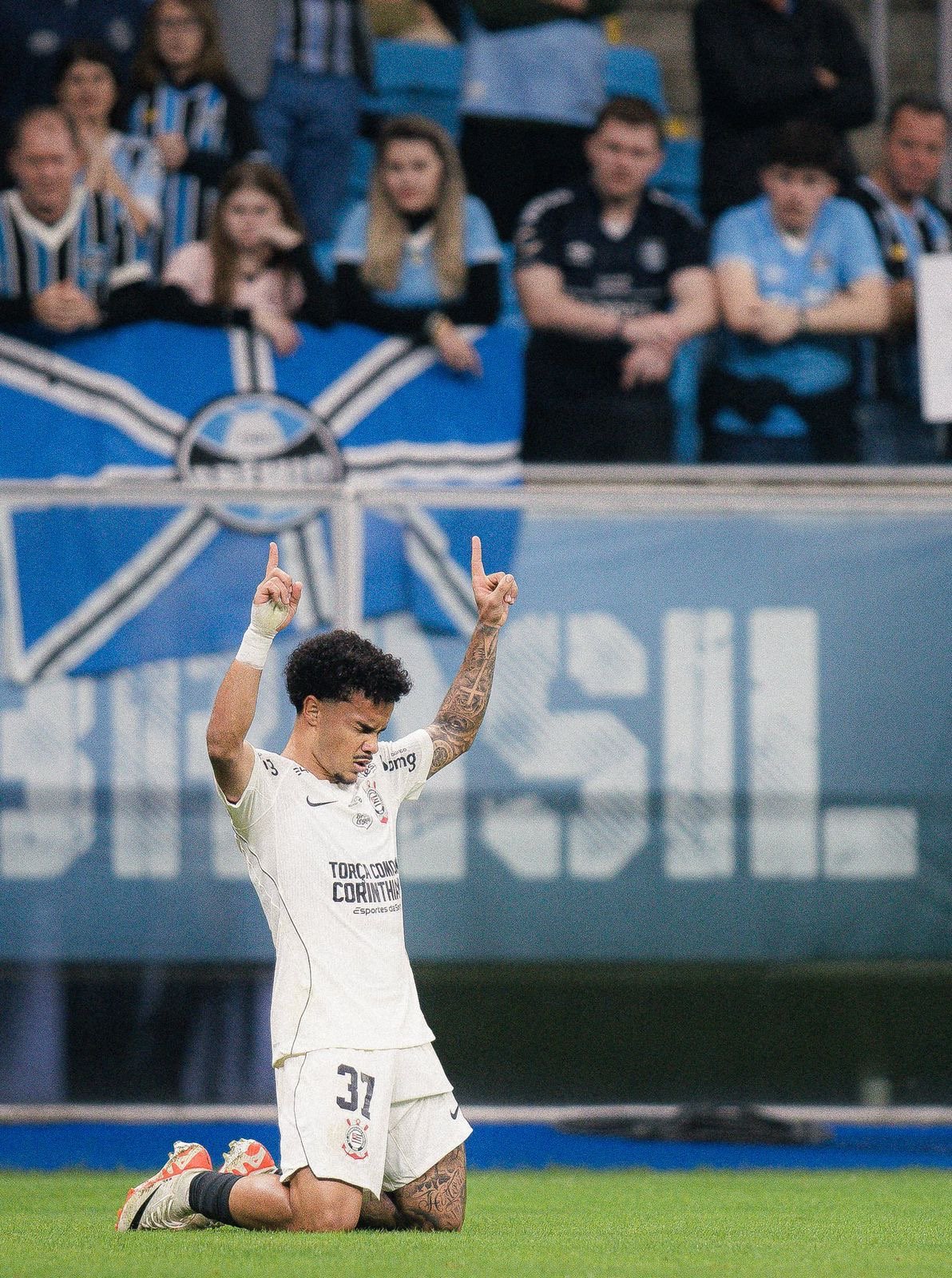 Grande partida do camisa 37 contra o Grêmio Foto: Victor Lannes
