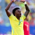 Vini comemora o primeiro gol da seleção na copa - foto: @BrasilEdition/X
