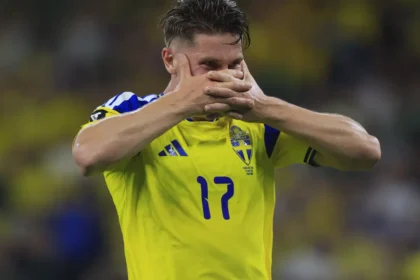 Gyokeres marcou seu primeiro gol em Copas do Mundo; resultado: comemoração da máscara, tradicional do atacante (Alfredo Lopez/Jam Media//Getty Images)