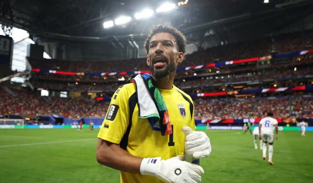 Vozinha no fim do jogo na estreia de Cabo Verde contra Espanha Foto: FIFA