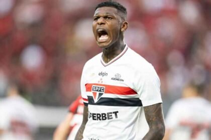 Zagueiro passa por avaliações e é liberado para retornar à rotina do clube (Foto: Richard Callis/Sports Press Photo/Getty Images)