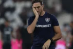 Luis Zubeldía durante partida do Fluminense (Wagner Meier/Getty Images)