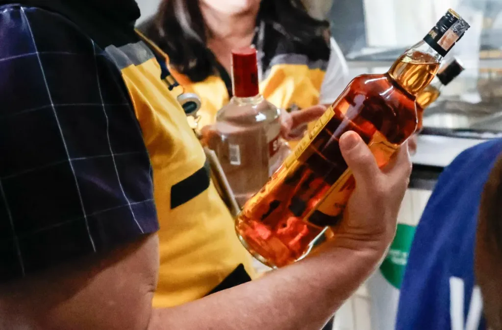 Academia x adegas: Em meio à suspeitas de intoxicação por metanol, governo de São Paulo fiscaliza comércios suspeitos de vender bebidas adulteradas - Divulgação/Governo de SP