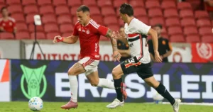 São Paulo busca reação após eliminação na Sul-Americana e derrota no clássico contra o Palmeiras (Foto: Ricardo Duarte/SC Internacional)