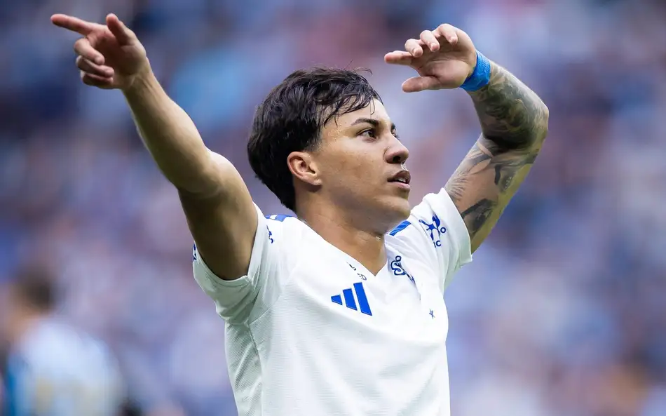 Kaio Jorge comemora seu terceiro gol na vitória do Cruzeiro sobre o Grêmio (Foto: Lucas Bubols/Cruzeiro).